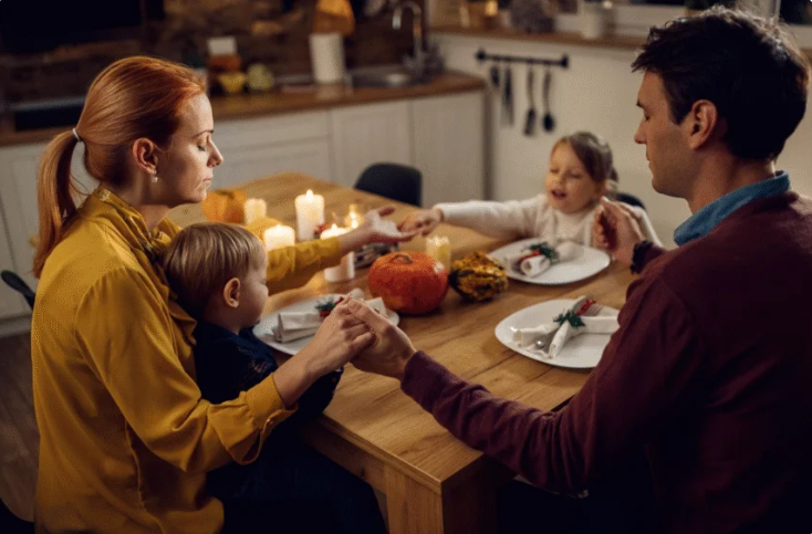 My Family Kicked Me and My Child Out on Christmas Until Five Minutes Later They Were Begging Me to Fix It